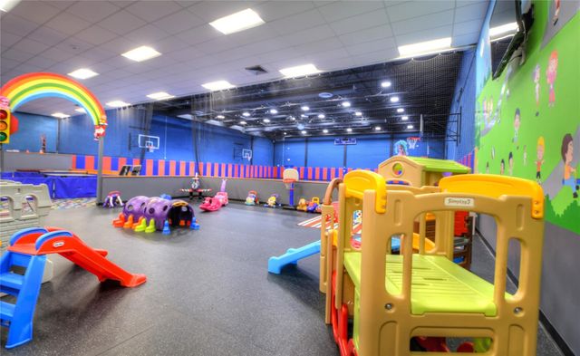 98 Gables Boulevard, Weston, FL 33326