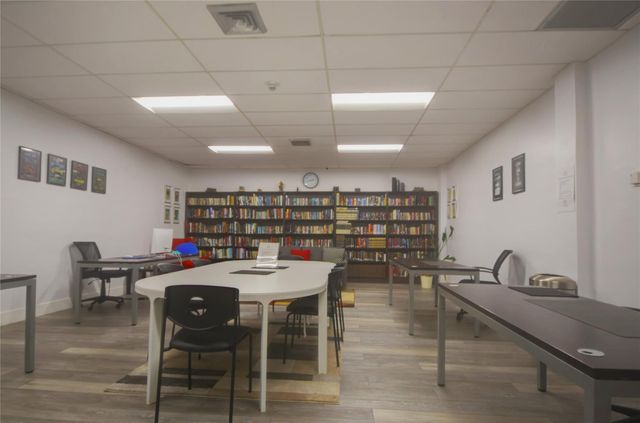 98 Gables Boulevard, Weston, FL 33326