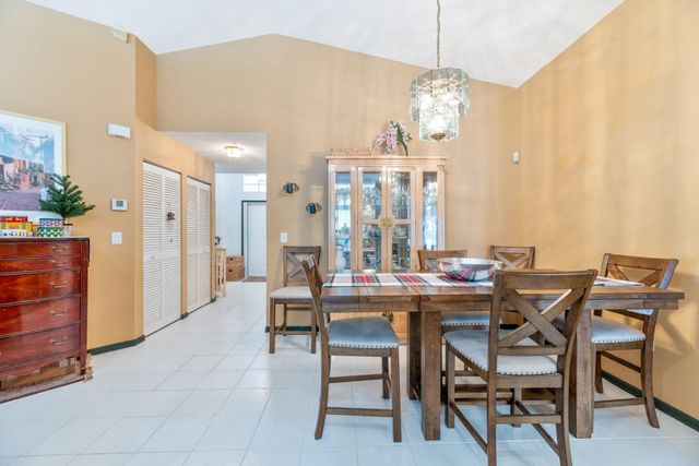 98 Gables Boulevard, Weston, FL 33326