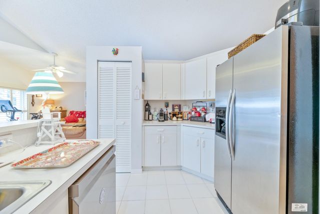 98 Gables Boulevard, Weston, FL 33326