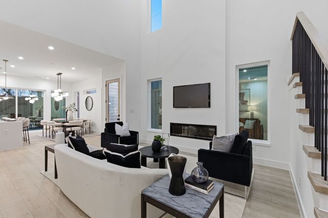 815 Bayonne Street, Dallas, TX 75212