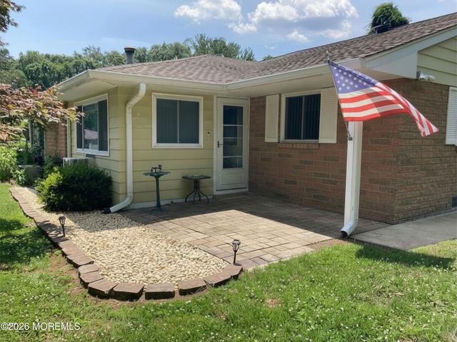 9 A West Lake Drive A, Manchester, NJ 08759