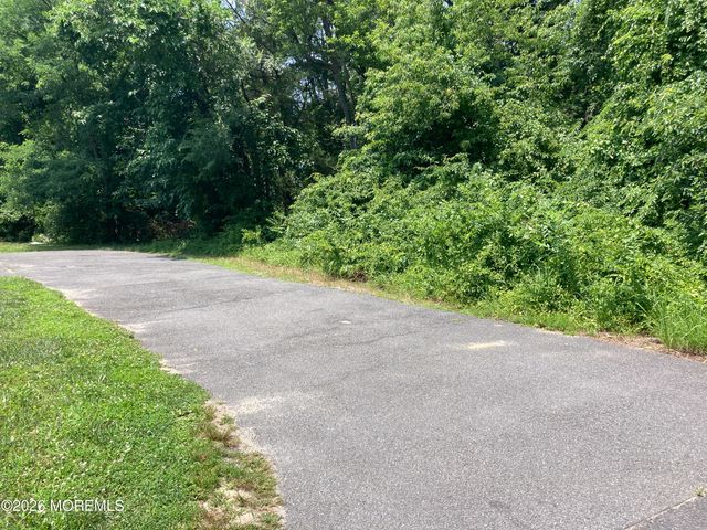 9 A West Lake Drive A, Manchester, NJ 08759