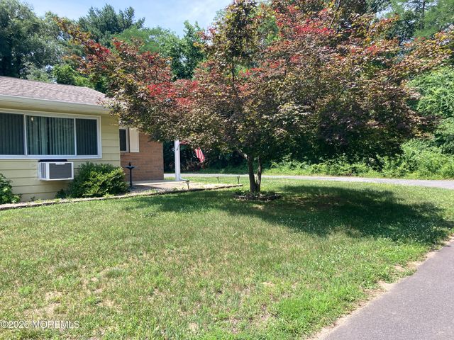 9 A West Lake Drive A, Manchester, NJ 08759