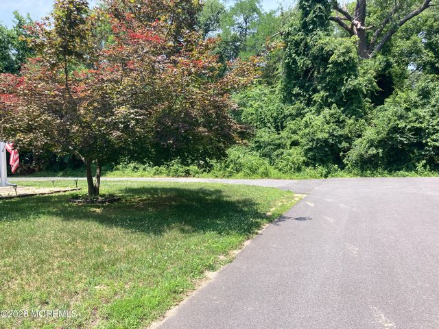 9 A West Lake Drive A, Manchester, NJ 08759