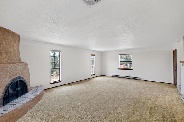 77 Pinon Hill Place NE, Albuquerque, NM 87122