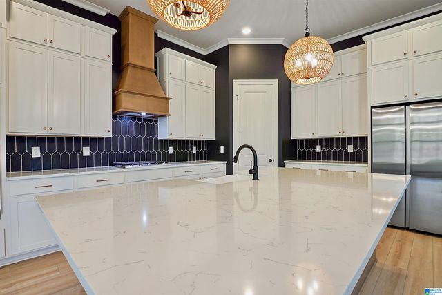 1005 CLIFTON ROAD, Hoover, AL 35244