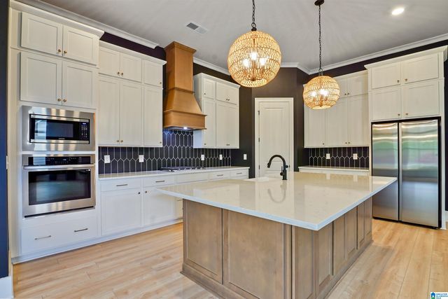 1005 CLIFTON ROAD, Hoover, AL 35244