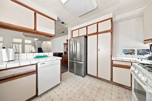 4524 Goldfinch, Oceanside, CA 92057