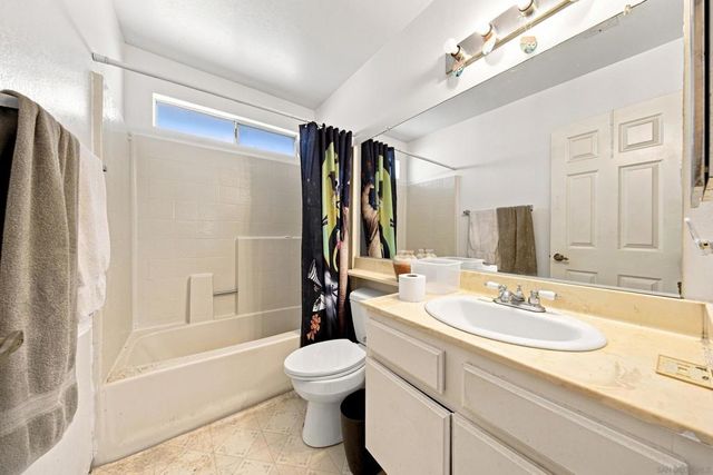 4524 Goldfinch, Oceanside, CA 92057
