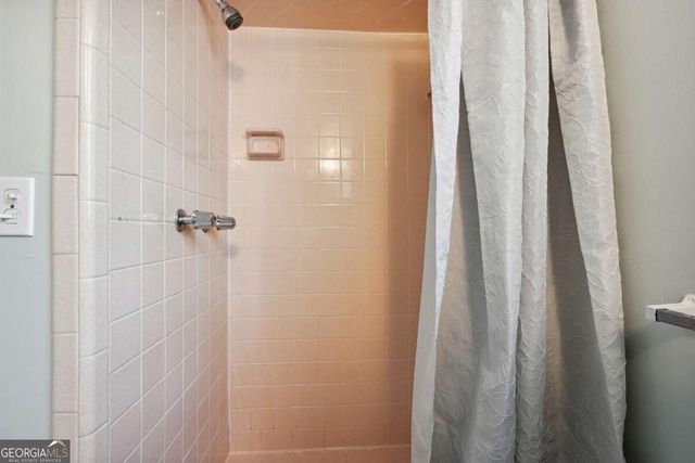 2073 E Roxboro Road NE B, Brookhaven, GA 30324