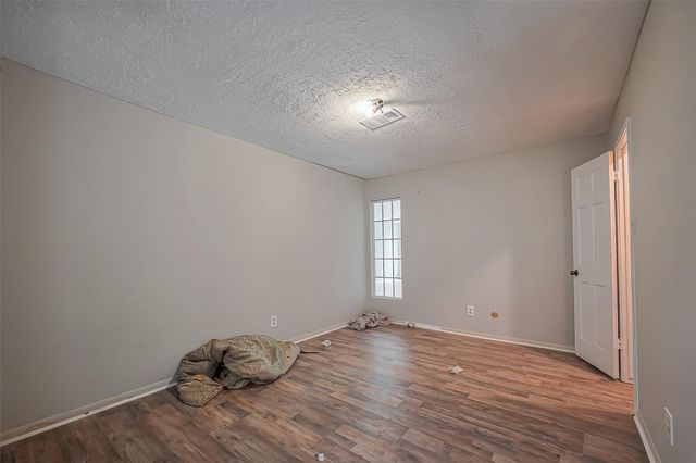 811 Loire Lane, Houston, TX 77090