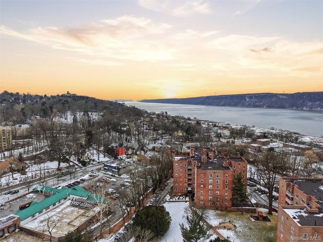 555 Broadway 4F, Hastings-on-hudson, NY 10706