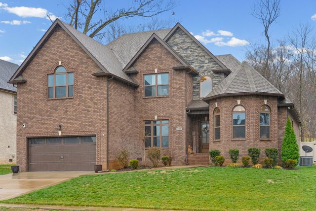 950 Terrace Creek Ln, Clarksville, TN 37040