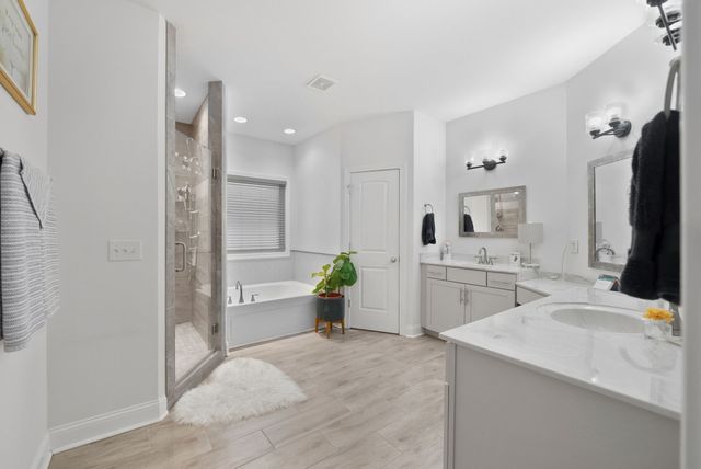 950 Terrace Creek Ln, Clarksville, TN 37040