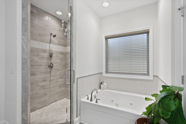 950 Terrace Creek Ln, Clarksville, TN 37040