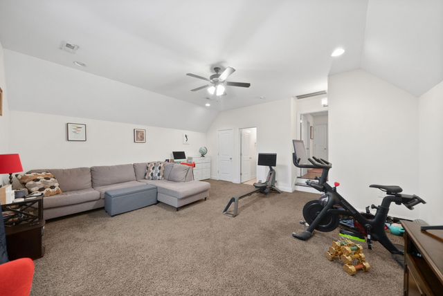 950 Terrace Creek Ln, Clarksville, TN 37040