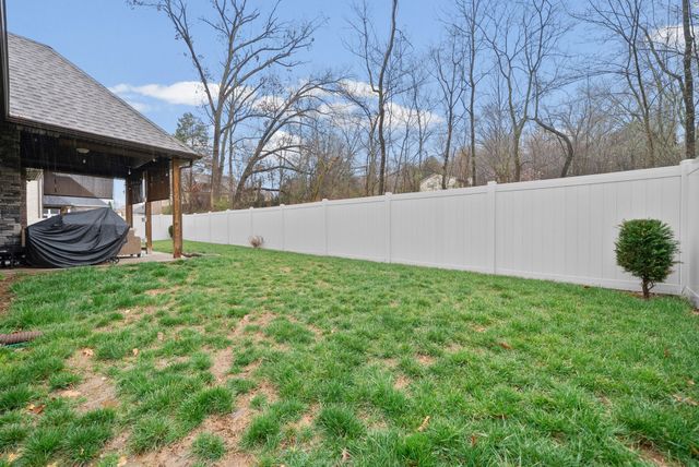 950 Terrace Creek Ln, Clarksville, TN 37040