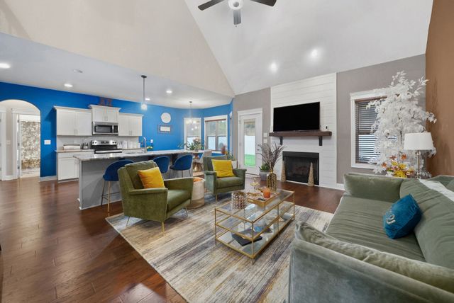 950 Terrace Creek Ln, Clarksville, TN 37040