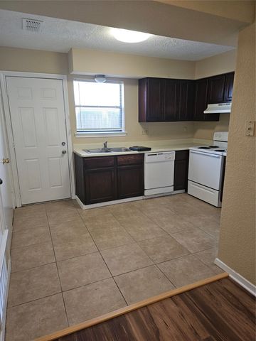 2822 Wimbledon Court, Garland, TX 75041