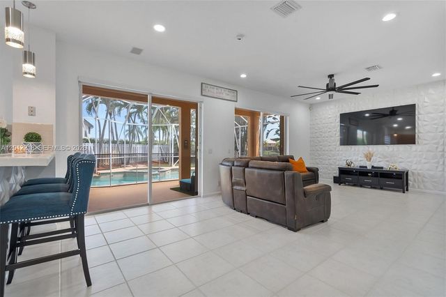 361 SW 167th Ave, Pembroke Pines, FL 33027