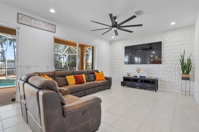361 SW 167th Ave, Pembroke Pines, FL 33027