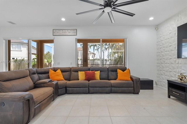 361 SW 167th Ave, Pembroke Pines, FL 33027