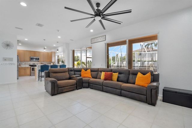 361 SW 167th Ave, Pembroke Pines, FL 33027