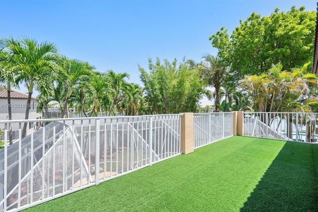361 SW 167th Ave, Pembroke Pines, FL 33027