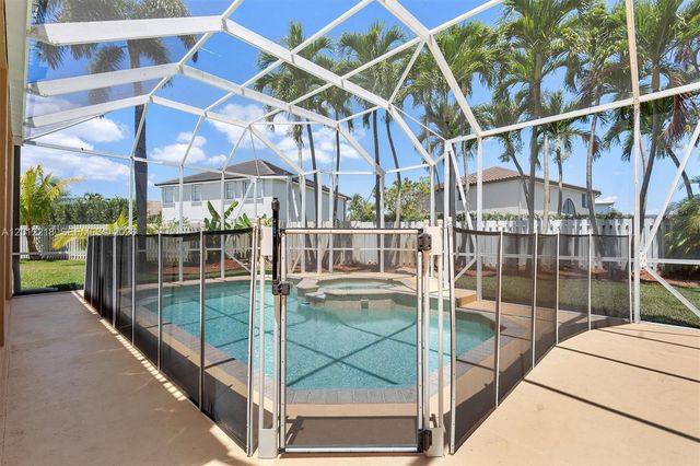 361 SW 167th Ave, Pembroke Pines, FL 33027