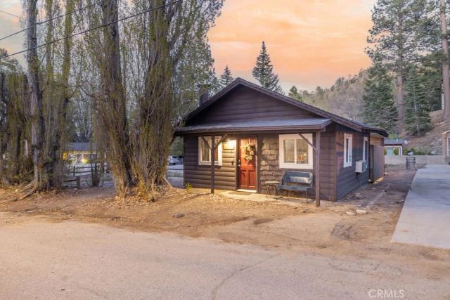 986 Cameron Drive, Big Bear Lake, CA 92315