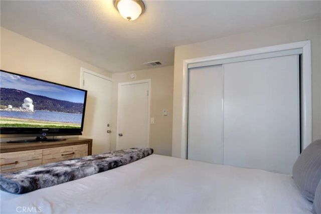 986 Cameron Drive, Big Bear Lake, CA 92315