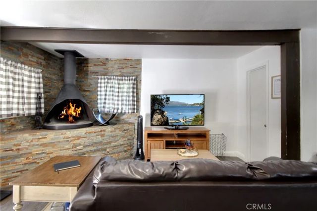 986 Cameron Drive, Big Bear Lake, CA 92315