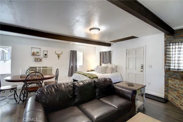 986 Cameron Drive, Big Bear Lake, CA 92315