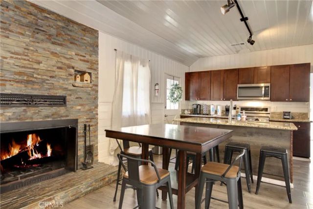 986 Cameron Drive, Big Bear Lake, CA 92315