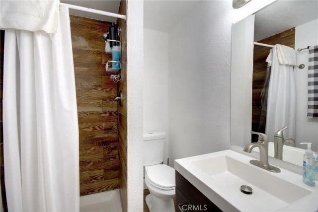 986 Cameron Drive, Big Bear Lake, CA 92315