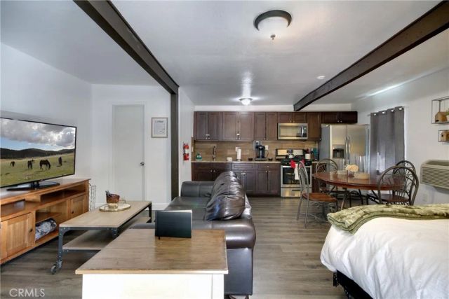 986 Cameron Drive, Big Bear Lake, CA 92315