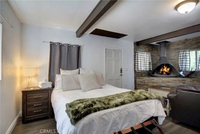 986 Cameron Drive, Big Bear Lake, CA 92315