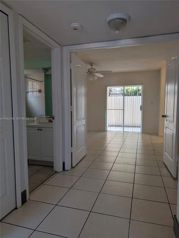 2485 W 76th Street 109, Hialeah, FL 33016