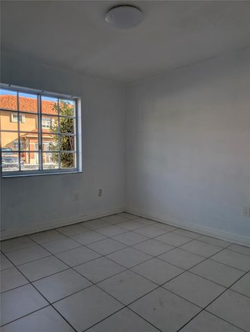 2485 W 76th Street 109, Hialeah, FL 33016