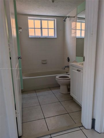 2485 W 76th Street 109, Hialeah, FL 33016