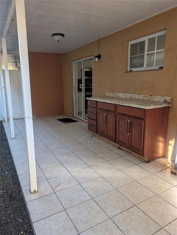 2485 W 76th Street 109, Hialeah, FL 33016