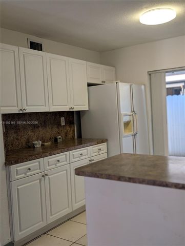 2485 W 76th Street 109, Hialeah, FL 33016