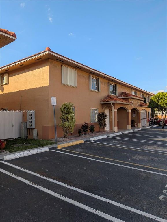 2485 W 76th Street 109, Hialeah, FL 33016