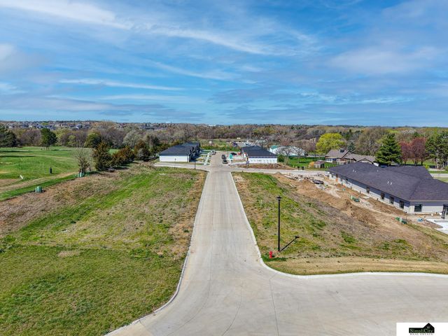 6901 Weigel Drive, Lincoln, NE 68516