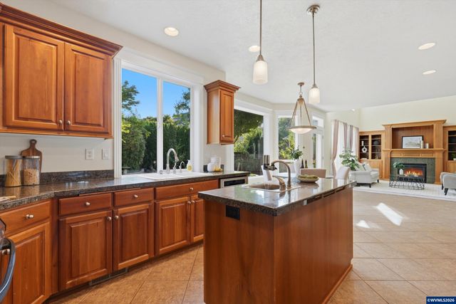 2354 Bluebell Av SE, Salem, OR 97306