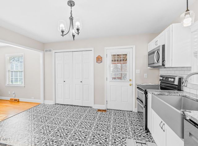 407 N Ninth Street, Mebane, NC 27302