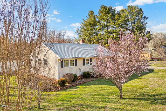 407 N Ninth Street, Mebane, NC 27302