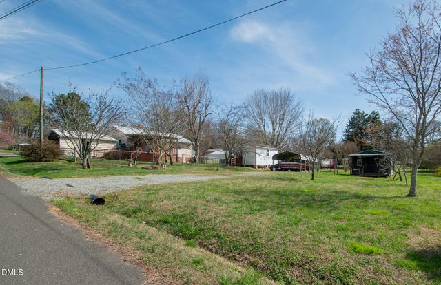 407 N Ninth Street, Mebane, NC 27302