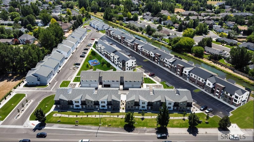 Image 2 of property listing at 802 E Sunnyside Road # 101, Idaho Falls, ID 83401